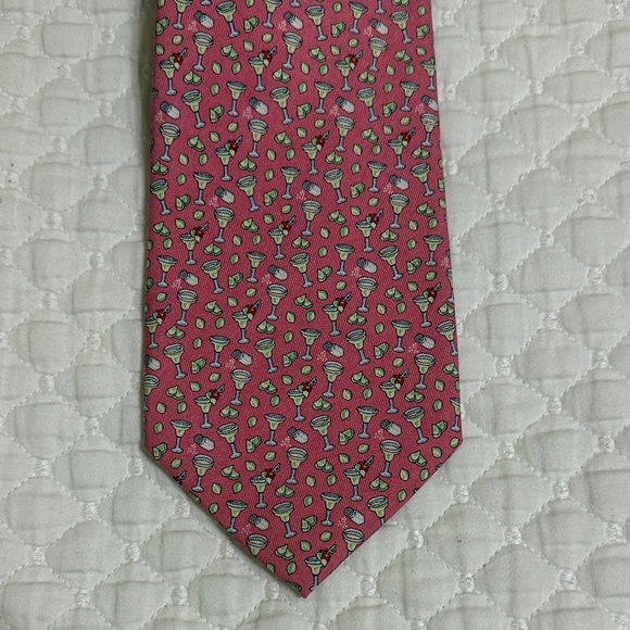 Vineyard Vines 100% Silk Men's Tie - Margaritas, Lime, and Salt Pattern - Picture 2 of 6